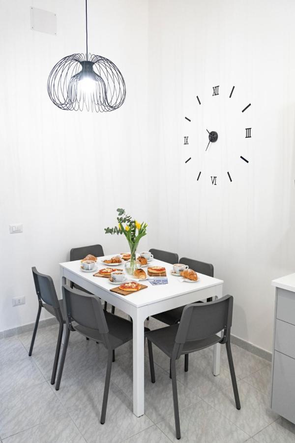 Preziosi 61 Apartment Наполи Екстериор снимка